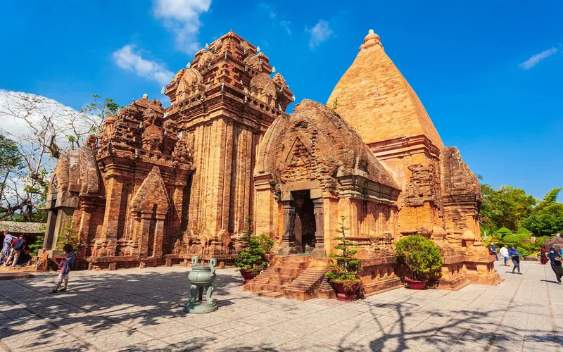 du lich nha trang co gi top 10 dia diem hap dan nhat