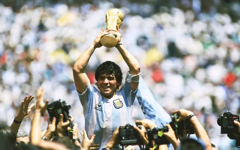 maradona la ai su nghiep va nhung khoanh khac lich su