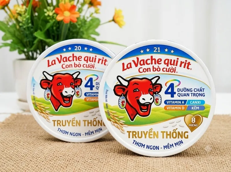 Đọc nhãn dinh dưỡng giúp kiểm soát năng lượng, natri, chất béo và protein trong từng khẩu phần phô mai.